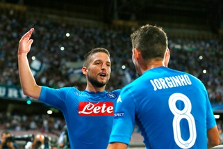 Champions League, Napoli-Nizza 2-0: decidono Mertens e Jorginho
