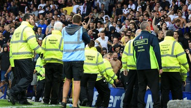 Everton-Hajduk Spalato: violenza croata allo stadio