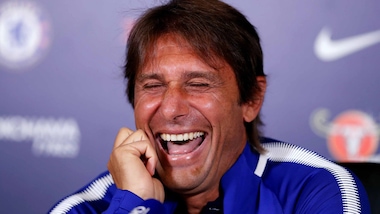 La risata di Conte dopo la domanda su Diego Costa