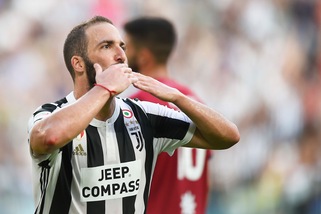 Mandzukic, Dybala, Higuain: una Juventus al bacio. Cagliari affondato