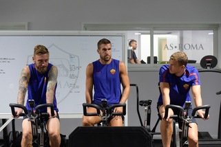 Calciomercato, Juventus: il punto su Spinazzola e Strootman