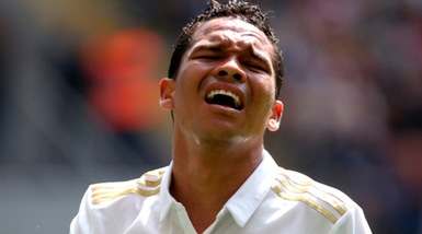 Calciomercato, Bacca cancella il Milan... anche dai social