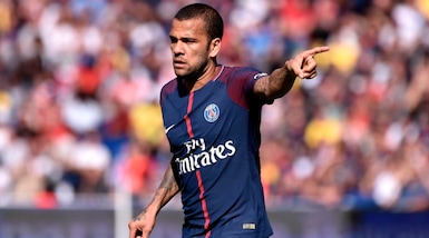 Dani Alves: «Alla Juventus non prendevano rischi e io non ero felice»