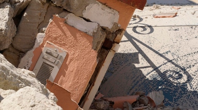 Ischia, il giorno dopo si contano i danni del terremoto