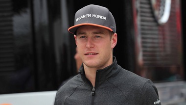 F1, Vandoorne rinnova con la McLaren