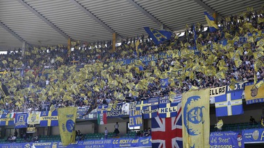 Serie A, il Verona ai tifosi: «Basta, rischiamo la chiusura di settori dello stadio»