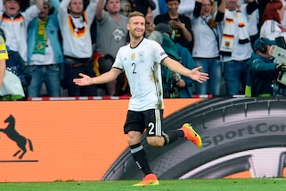 Mustafi il piano B in difesa per la Juve