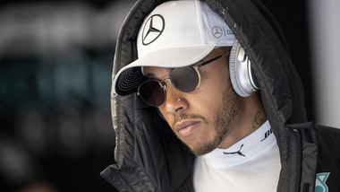 F1 Mercedes, Hamilton eguaglia Schumi: 68 pole in carriera