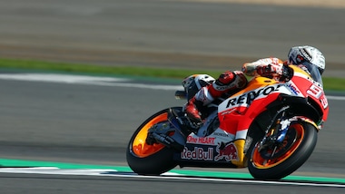 MotoGp Silverstone: pole per Marquez, Rossi 2°
