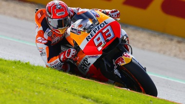 MotoGp, Silverstone: comanda Marquez, Rossi è a 4,00