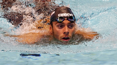 Nuoto, Paltrinieri tris d'oro: vince anche la 10 km