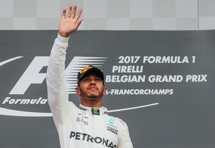 F1 Mercedes, Hamilton: «Vettel è un avversario forte»