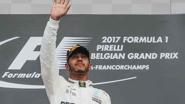 F1 Mercedes, Hamilton: «Vettel è un avversario forte»