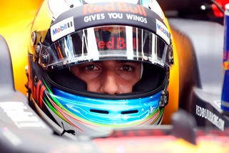 F1 Red Bull, Ricciardo: «Ho approfittato della penalità di Raikkonen»
