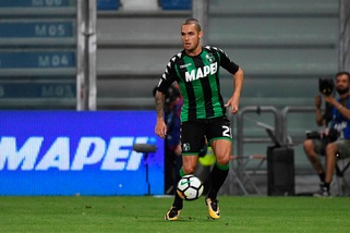 Juventus-Höwedes, avanti. Virata su Lirola se salta tutto