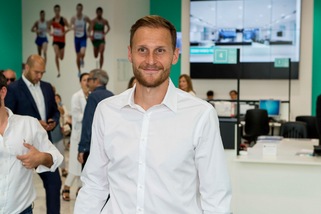 Höwedes, siparietto social con i tifosi: «Segnare ancora all'Inter? Ci provo»