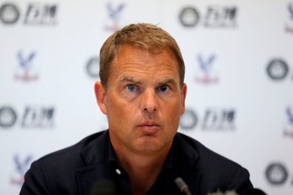 Premier, De Boer traballa: per i bookmaker è da esonero