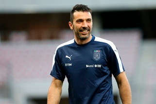 Spinazzola, Buffon ironizza: «Voleva la Juve per giocare con me...»