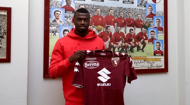 Torino, ecco Niang con la maglia granata