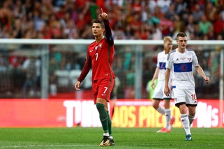 Cristiano Ronaldo, gol da fenomeno e spettacolo in Portogallo-Isole Faroe
