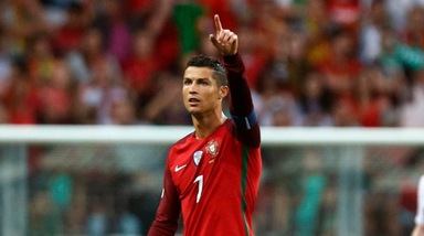 Cristiano Ronaldo, gol da fenomeno e spettacolo in Portogallo-Isole Faroe