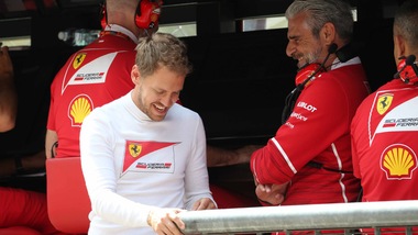 F1, Vettel: «Caro Hamilton, non mi toglierai il sorriso»