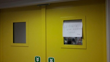 MotoGp, rossi lascia l'ospedale: guarda le foto