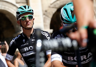 Ciclismo, Vuelta 2017: Nibali si avvicina a Froome, vince Majka