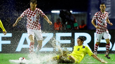 Campo allagato, Croazia-Kosovo sospesa per la pioggia