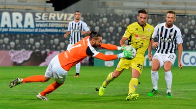 Pro Vercelli ko: all'Ascoli basta un rigore di Rosseti