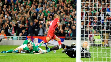 Kolarov trascina la Serbia contro l'Irlanda