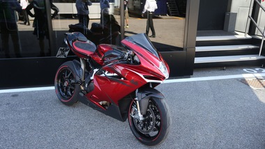 F1, Hamilton si conferma designer: nuovo accordo con MV Agusta