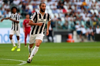 Juventus, Higuain scatenato in amichevole: ha voglia di riscatto