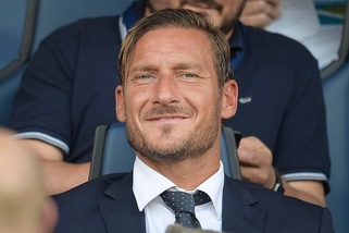 Totti studia da allenatore: dal 18 settembre corso base a Trigoria