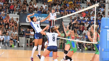 Azzurre sconfitte dall'Azerbaijan al tie break. Mazzanti: «Equilibri da ritrovare»