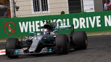 F1, a Monza Mercedes flash nei box