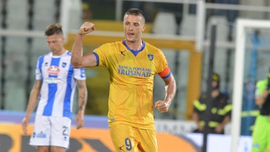 Serie B, Pescara-Frosinone 3-3: tripletta per Pettinari, Ciano e Ciofani show