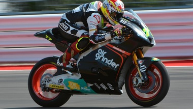 Moto2, San Marino: vince Aegerter, Morbidelli out
