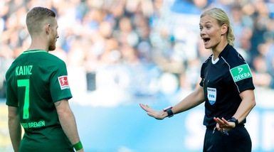 Bundesliga, giornata storica: prima partita diretta da una donna