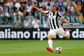 Juventus, domani la partenza per Barcellona. Chiellini in gruppo