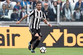 Barcellona-Juventus, Allegri tra 4-3-3 e 4-2-3-1: Sturaro ago della bilancia