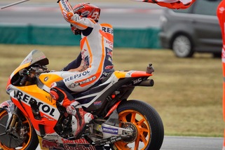 MotoGp, Marquez in vetta con Dovi: trionfo mondiale a 1,30