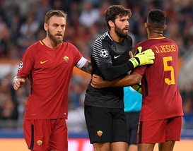 Lo Sporting passa in Grecia, Alisson salva la Roma. Show di Chelsea, Psg, United e Bayern