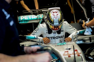 F1 Singapore, Hamilton: «Frustrante partire in quinta posizione»