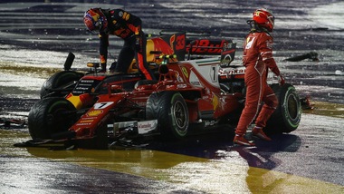 F1 Gp Singapore, Verstappen: «Sono contento che si sono ritirati anche loro»