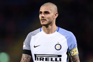 Bologna-Inter, il nuovo look di Icardi: via i capelli biondi, la testa è rasata