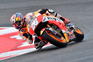 MotoGp, Aragon: Pedrosa più veloce, Rossi 20°