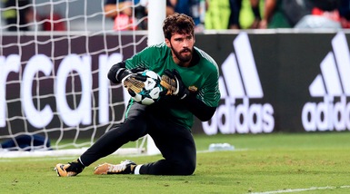 Roma, Alisson favorevole al Var: «L'arbitro decide meglio»