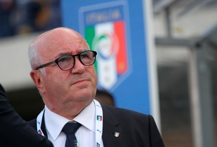 Tavecchio risponde a De Laurentiis: «Ha la memoria corta»