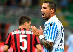 Borriello, da un tifoso allusioni sulla sua vita sessuale. E lui si infuria